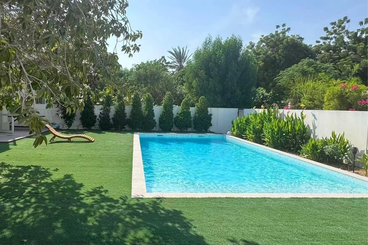Backyard_Swimming_Pool_Contractors_in_dubai_with_alwardalandscaping