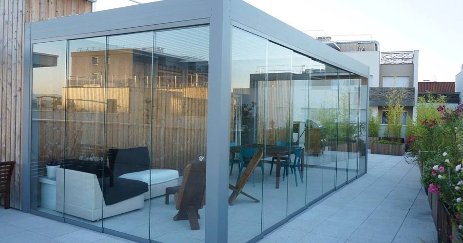 Closed gazebo design with outdoor side cover glass