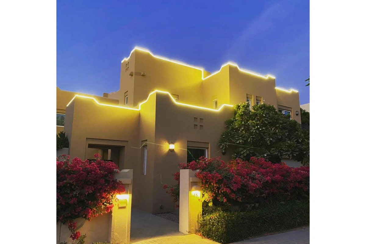 Home_Lights_install_alwardalandscaping