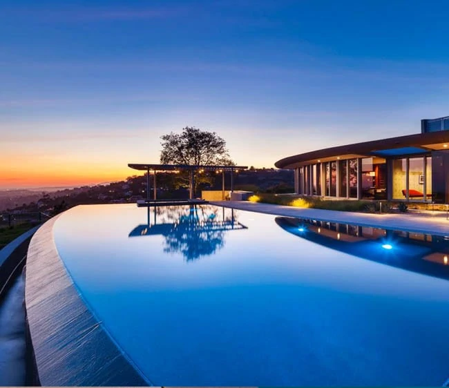 Luxury infinity swimming pool design in Dubai