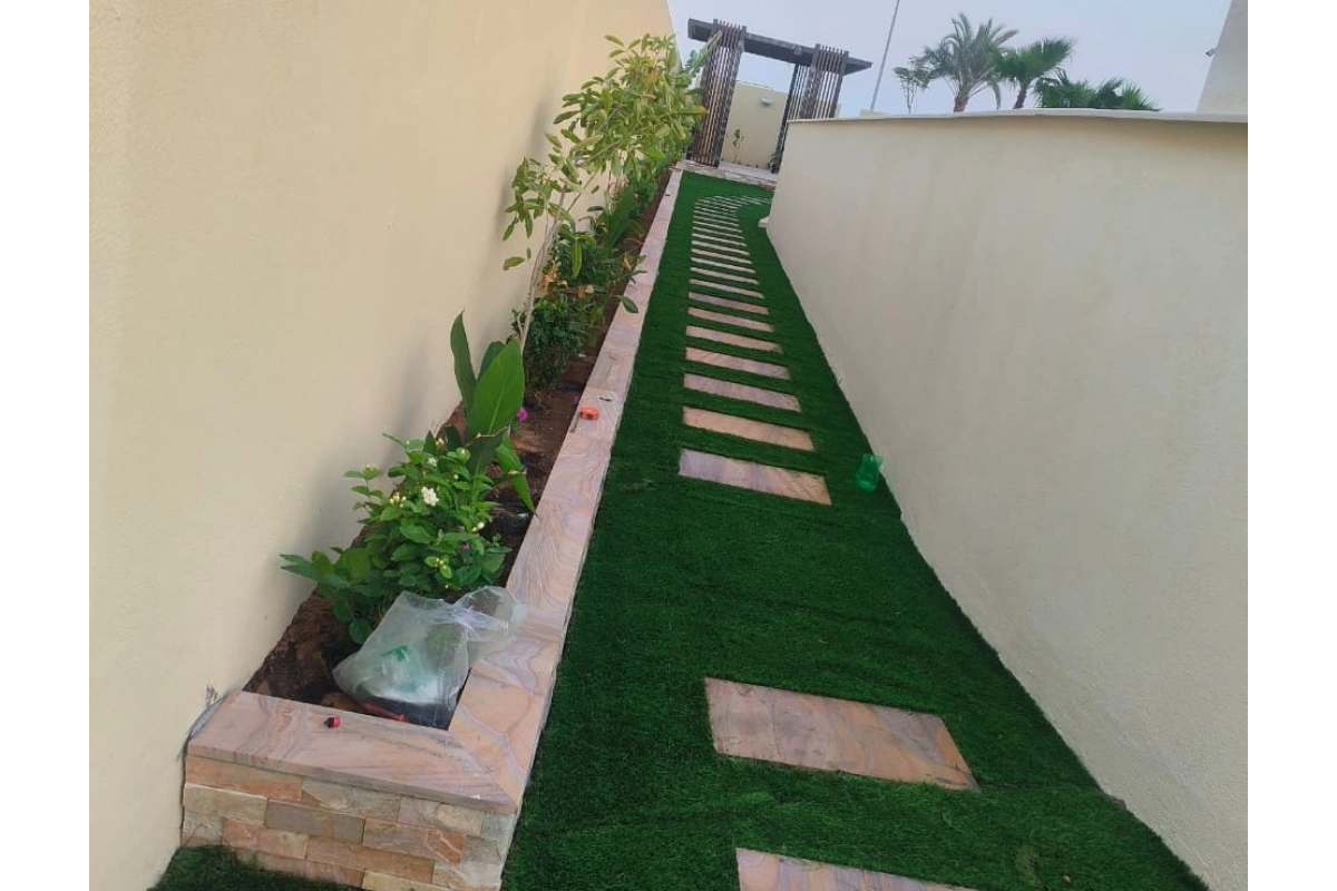 Make-Planterbox-walking-steps-grass-alwardalandscaping