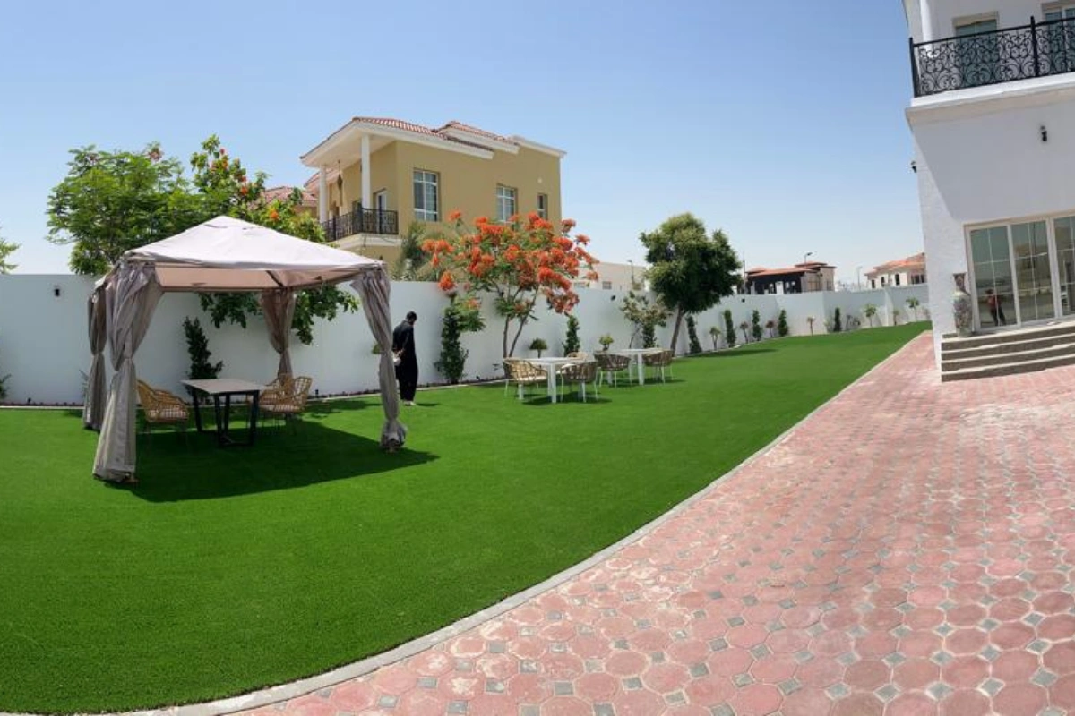Outdoor-Install-Artificial-Grass-in-Dubai-UAE