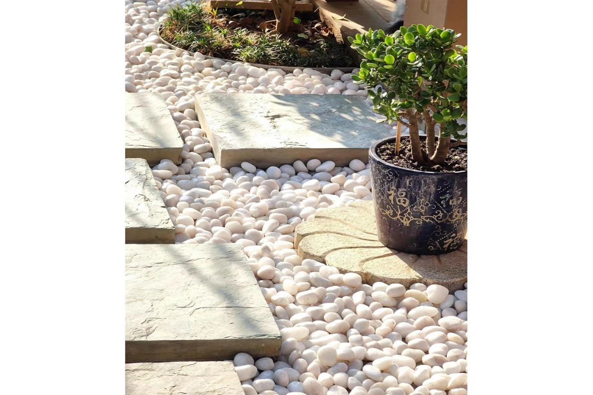 Planter_box_withwhite_stone_dubai