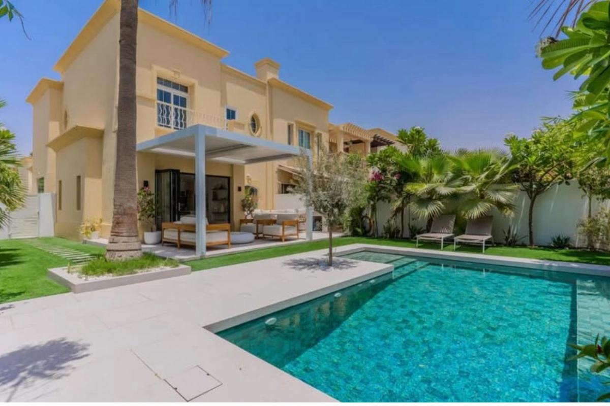 Swimming_Pool_Contractors_in_dubai_with_alwarda-landscaping