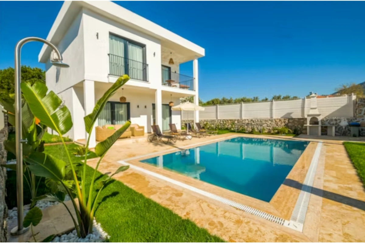 pool_installation_dubai_alwardalandscaping