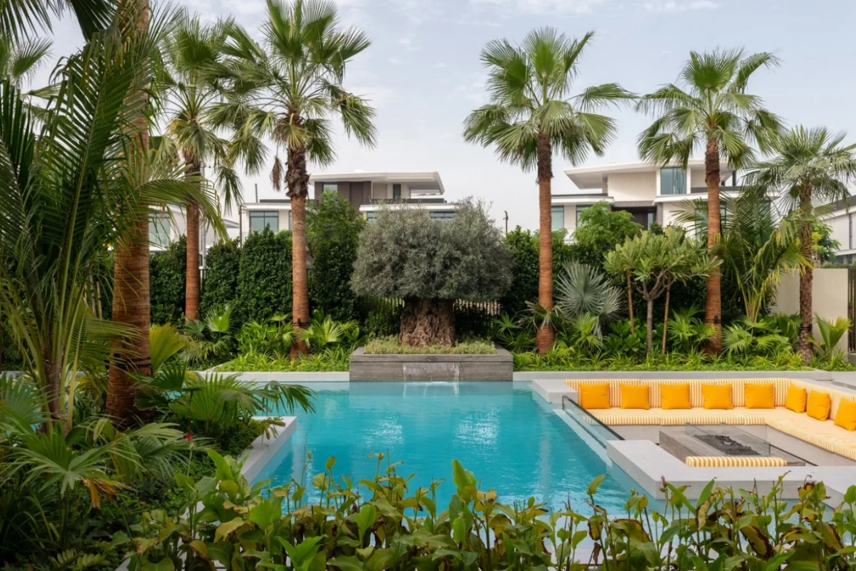 pool_with_sitting_area_installation_dubai_with_alwardalandscaping