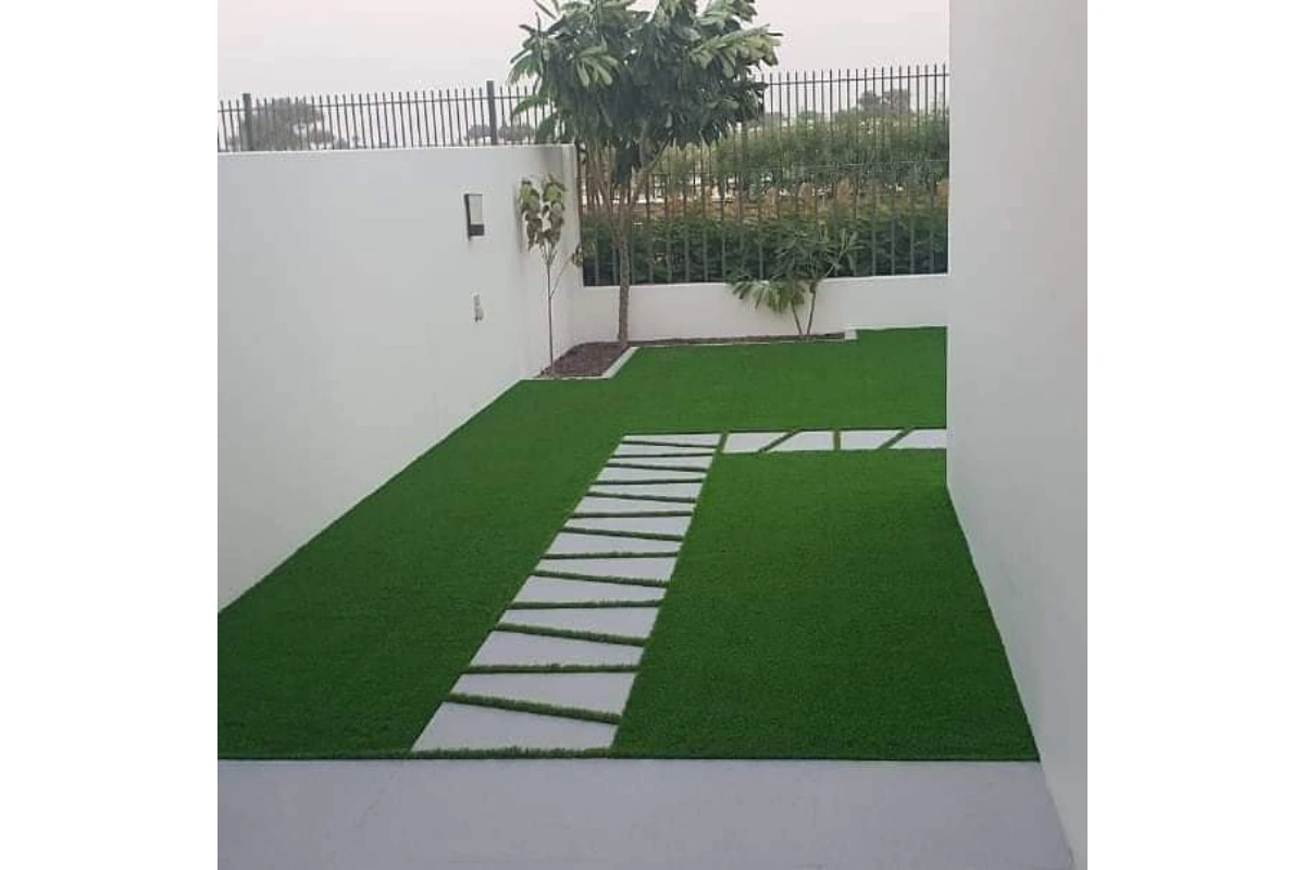 walking_pathways_with_grass_installation_dubai